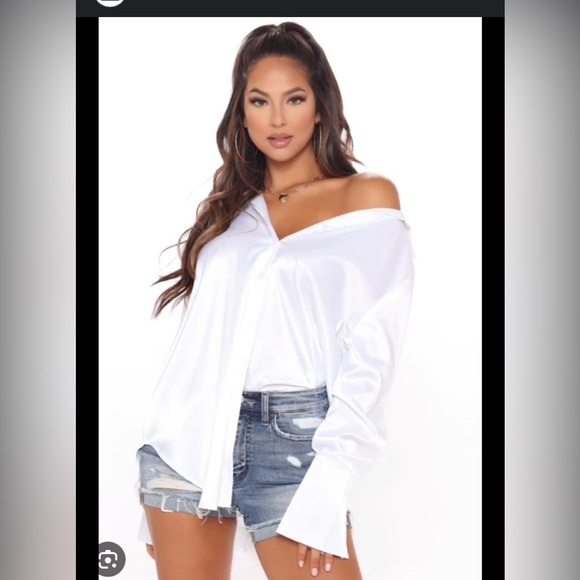 Fashion Nova Tops - Fashion nova Women’s oversized blouse. Size Large